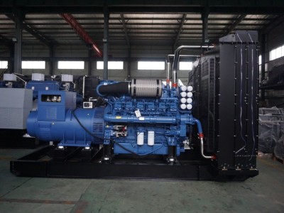 玉柴900KW柴油发电机组YC12VTD1350-