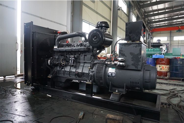 申动200KW柴油发电机组SD13G28